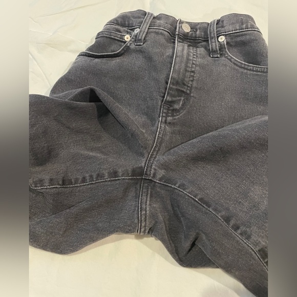 Madewell Classic Straight Leg in Lunar Wash, Size 26x24 - Picture 3 of 16